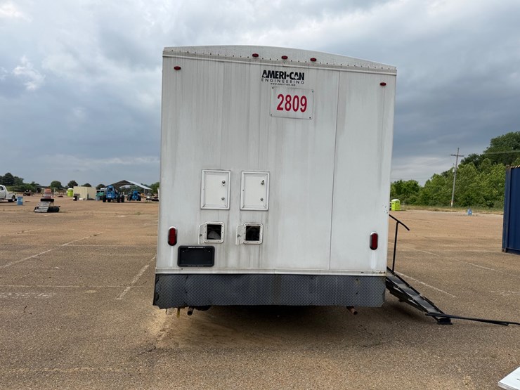#9109-•-bumper-pull-restroom-trailer--no-title-image-5