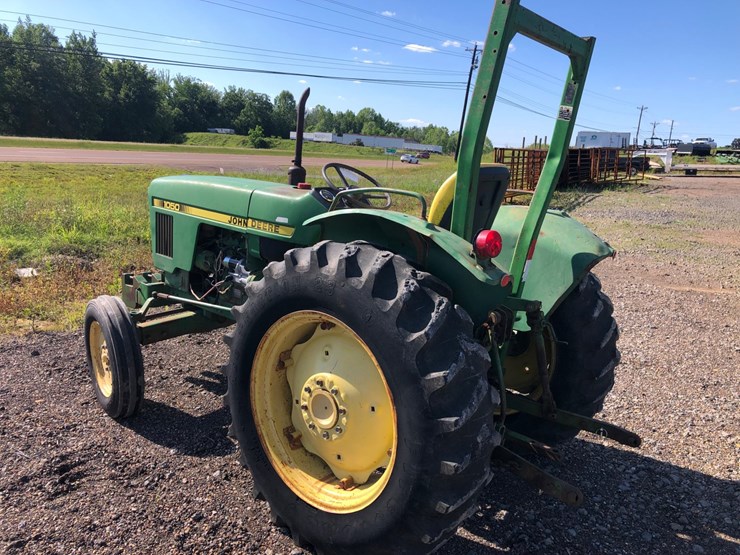 john-deere-1050-image-3