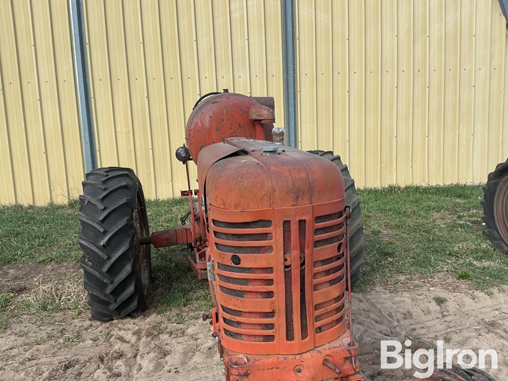 1955-farmall-400-2wd-tractor-image-13