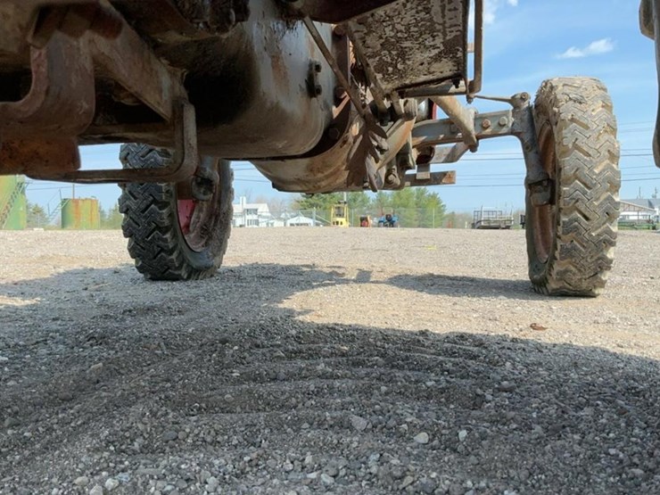 massey-ferguson-35-image-42