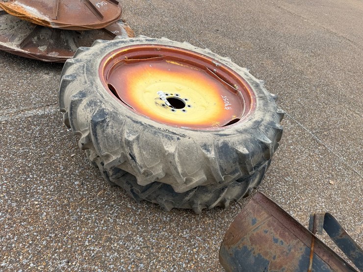 #9055-•-11.2-38-tractor-tires-&-wheels-(2)-image-4