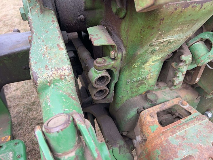 john-deere-520-image-46