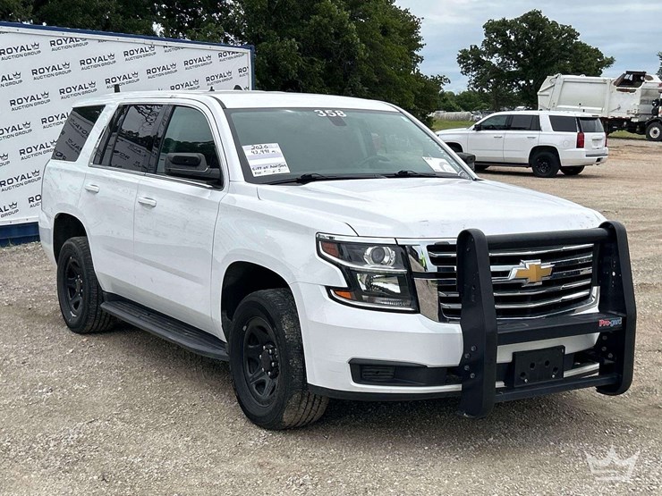 2020-chevrolet-tahoe-image-4