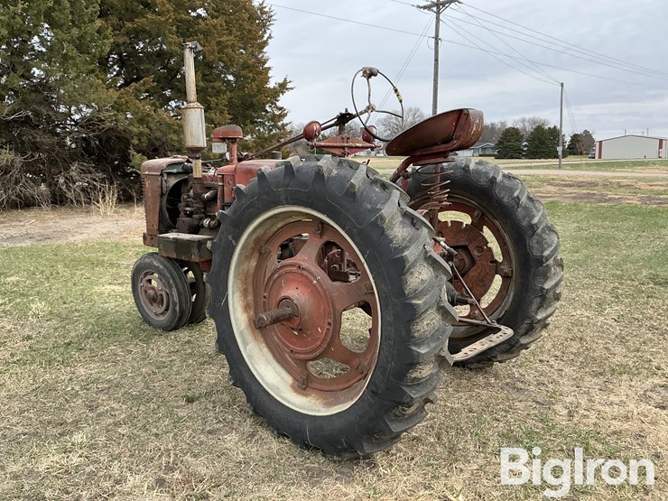 1953-farmall-super-h-2wd-tractor-image-7