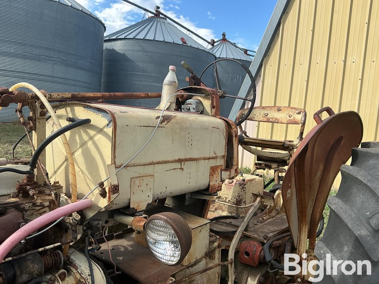 cockshutt-2wd-tractor-image-17