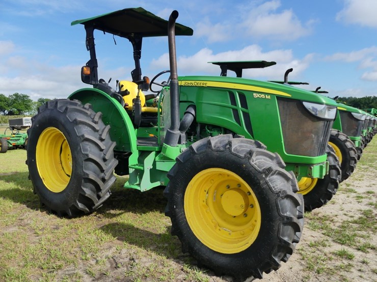 2023-john-deere-5105m-image-1
