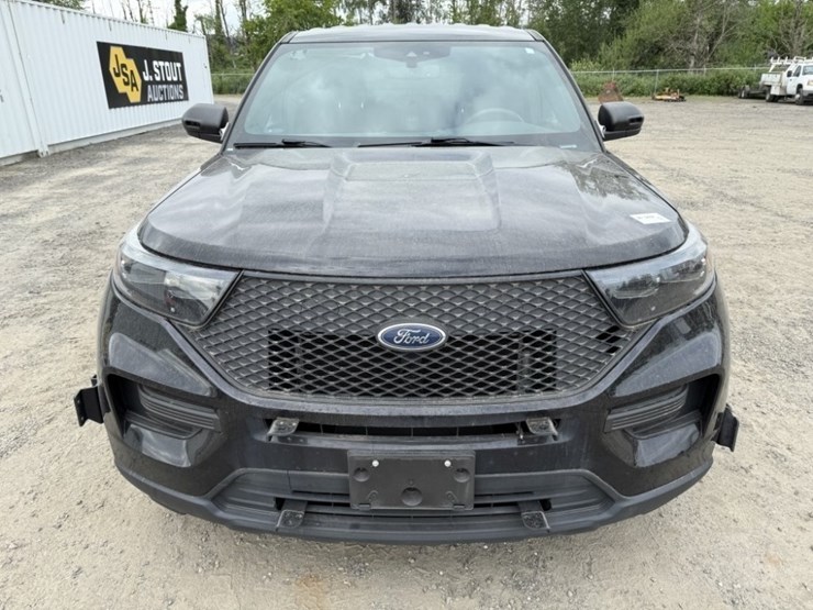 2020-ford-explorer-image-8