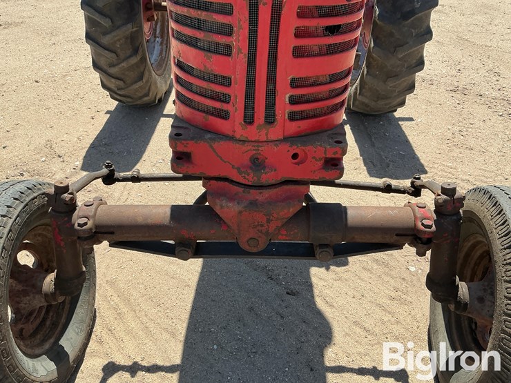 1956-farmall-400-2wd-tractor-image-11