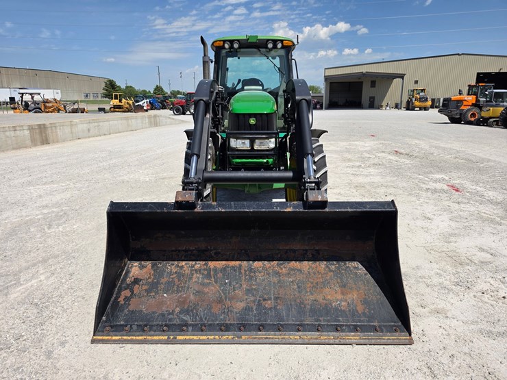 john-deere-7520-image-2