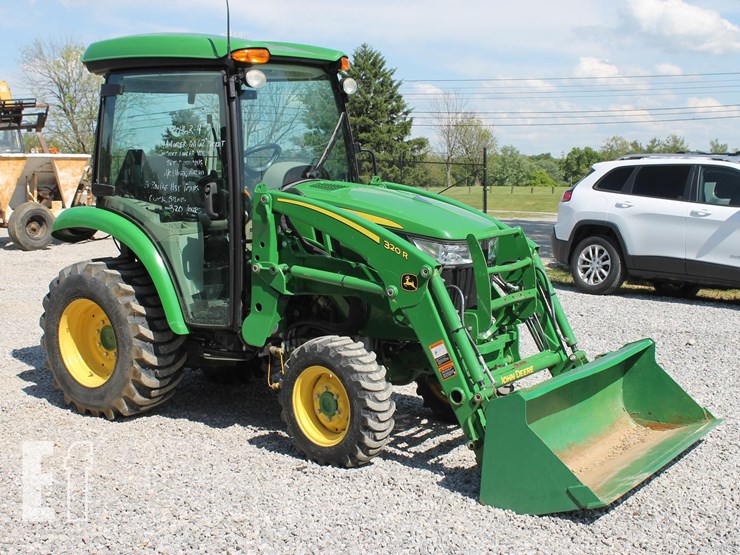 john-deere-3046r-image-8