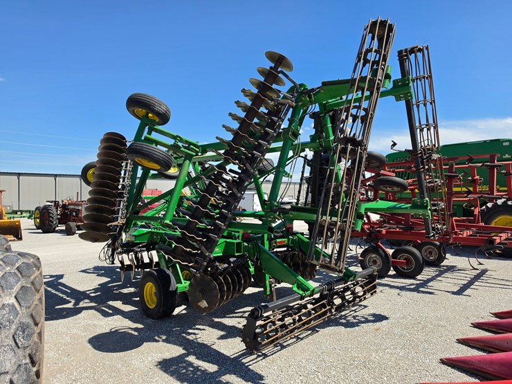 2016-john-deere-2623vt-image-13
