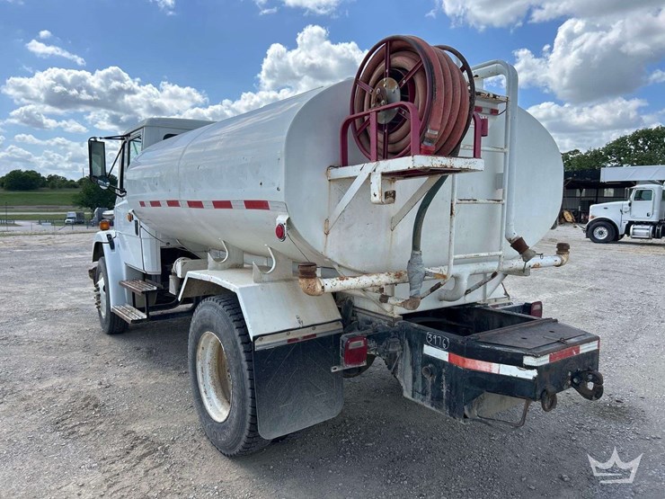 2004-freightliner-fl70-image-2