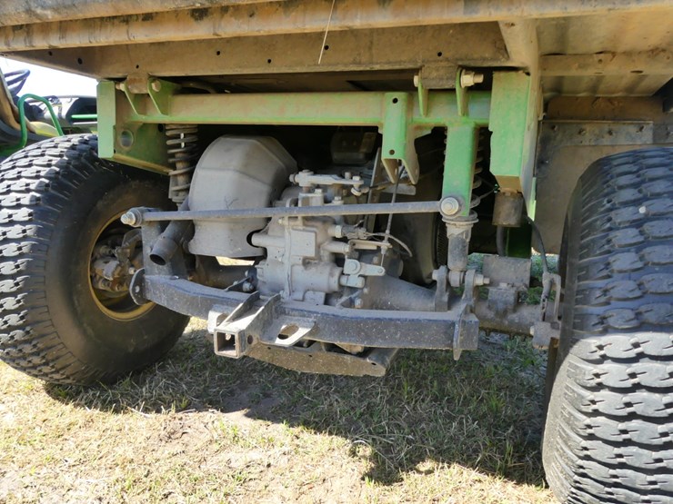 2021-john-deere-gator-image-6
