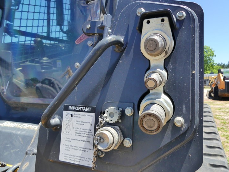2020-deere-333g-image-11
