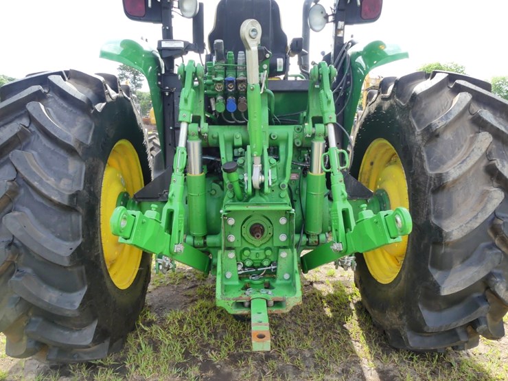 2024-john-deere-5120m-image-5