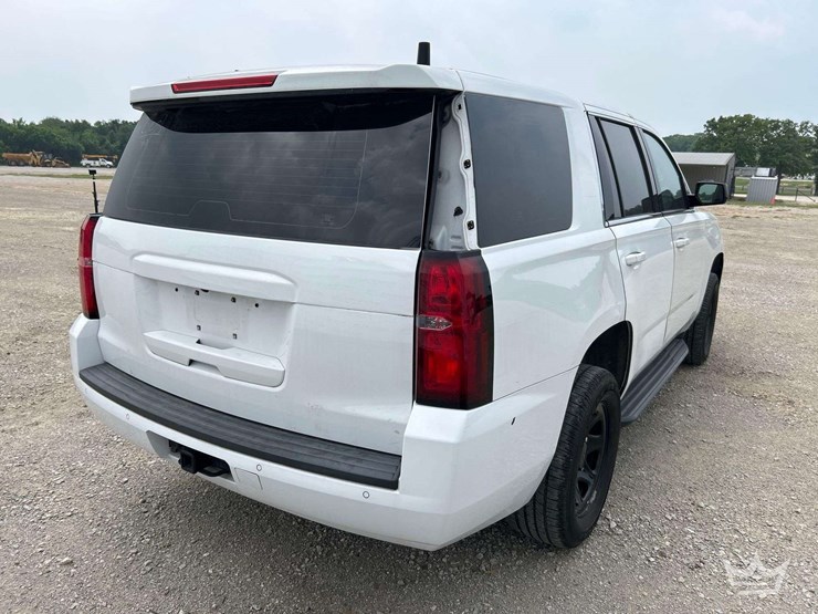 2020-chevrolet-tahoe-image-3