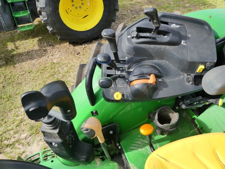 2023-john-deere-5105m-image-10