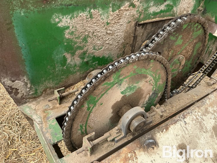 henke-h12a-feed-wagon-image-18