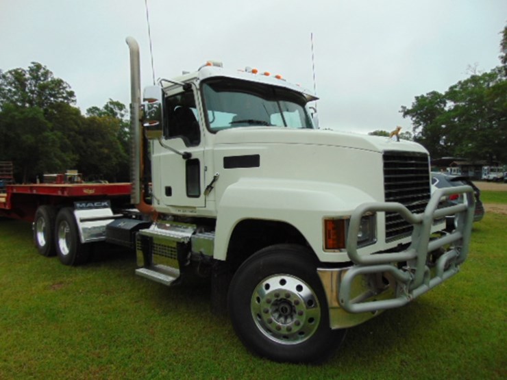 2019-mack-pi64-image-2