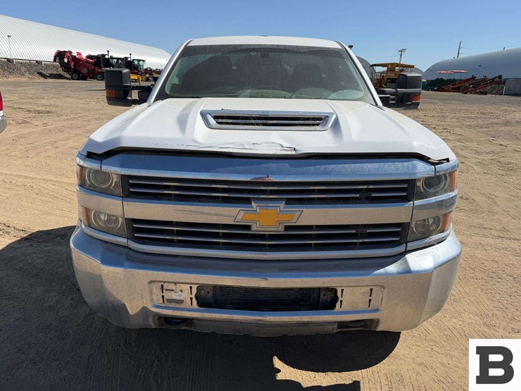 2017-chevrolet-silverado-3500-image-6