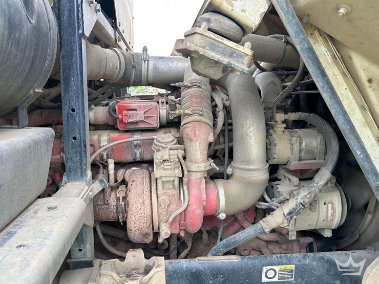 2019-peterbilt-520-image-10