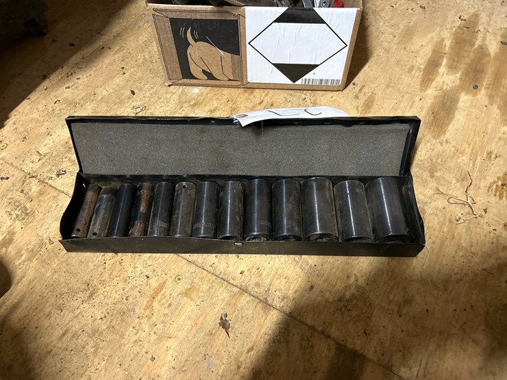 #27-•-1/2”-dr-sae-impact-socket-set-image-1