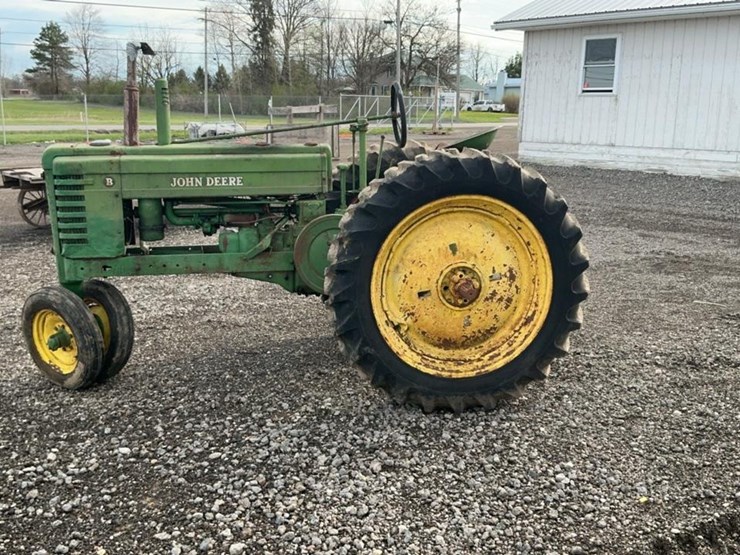 john-deere-b-image-2