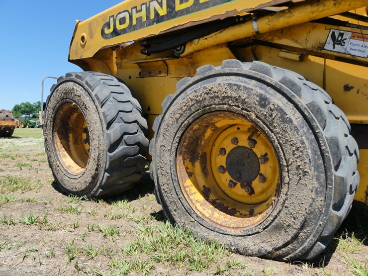 2000-john-deere-250-image-5
