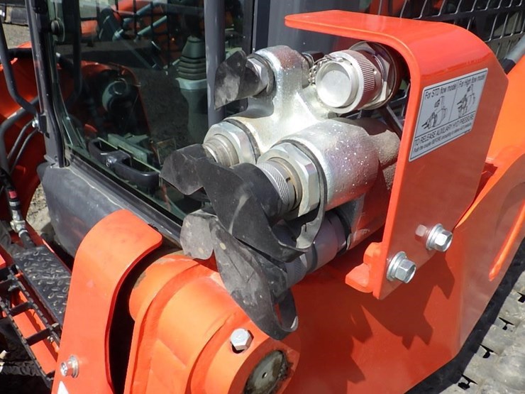 kubota-svl75-3-image-16