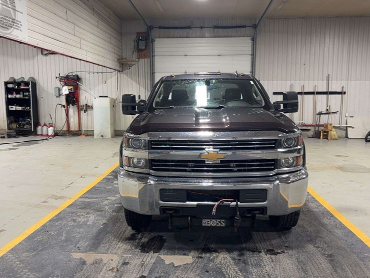 2016-chevrolet-silverado-2500hd-image-8