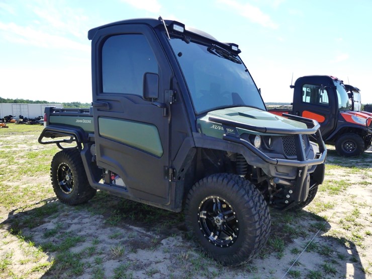 2022-john-deere-xuv835m-image-2