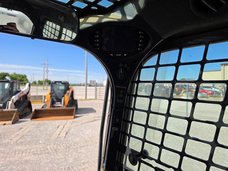 2013-bobcat-t650-image-11
