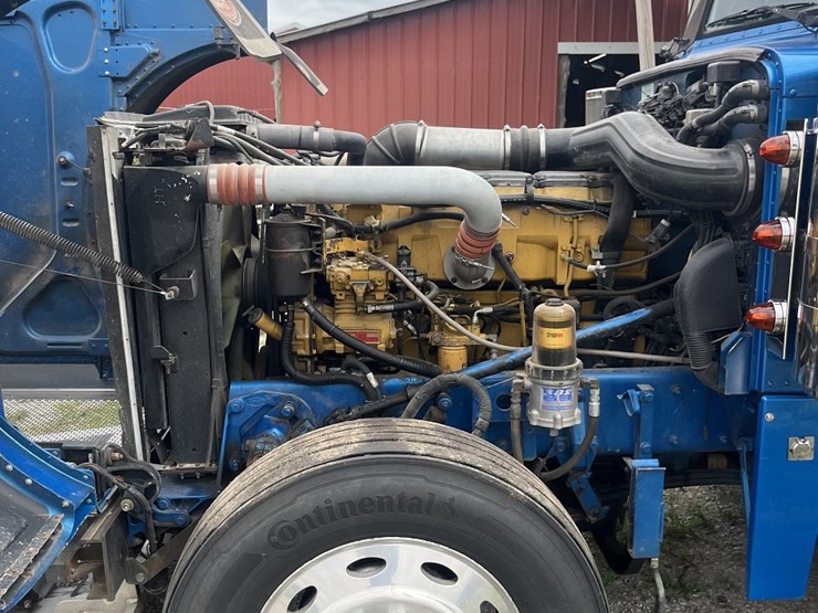 2002-peterbilt-379-image-8