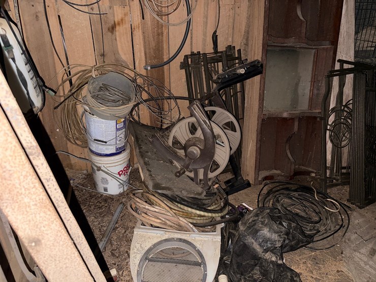 #61-•-contents-of-stall-image-2