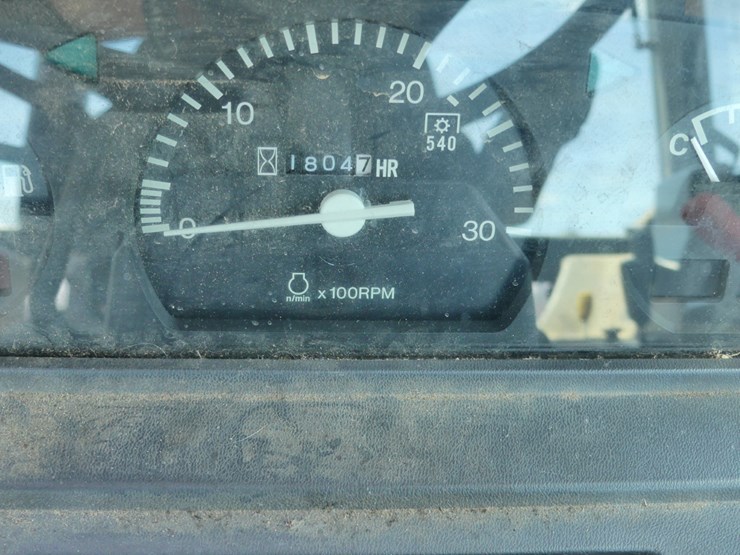 2000-kubota-m9000-image-14