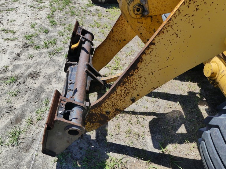 2015-caterpillar-903c-image-6