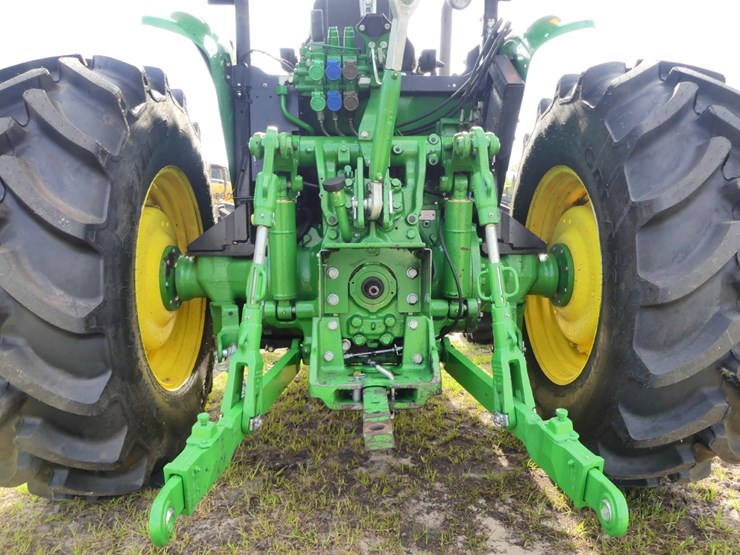 2023-john-deere-5105m-image-5