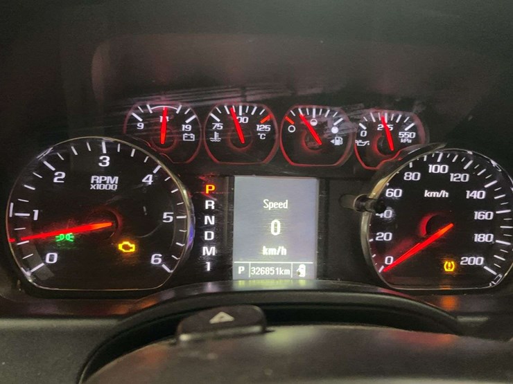 2016-chevrolet-silverado-2500hd-image-19
