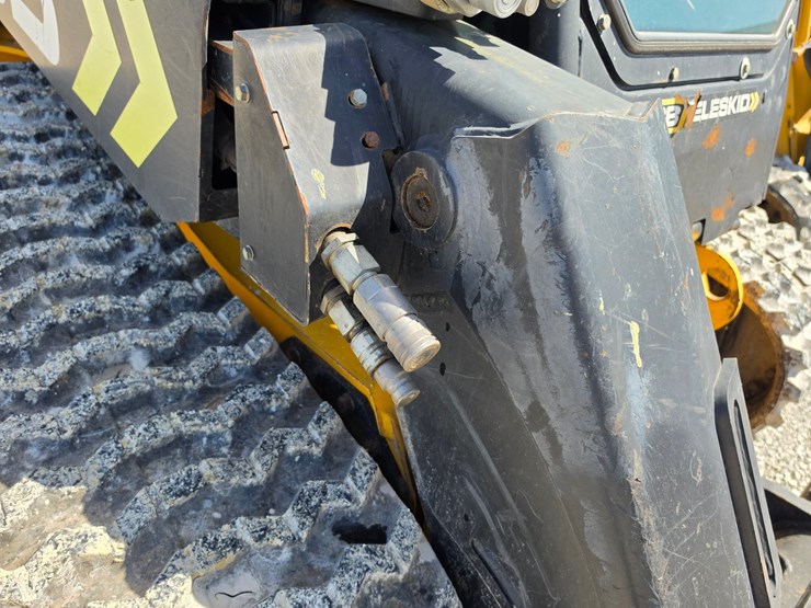 2018-jcb-3ts-8t-image-6