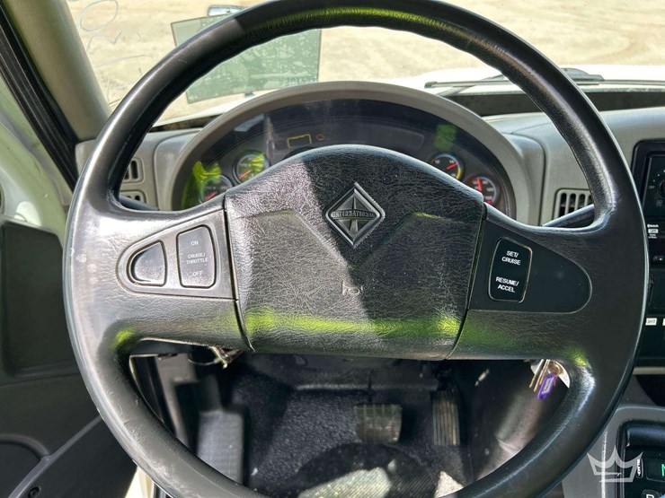 2014-international-durastar-4300-image-14
