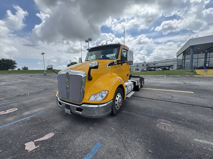 2021-kenworth-t680-image-4