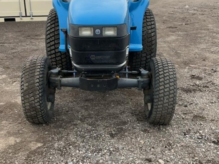 #2400-•-new-holland-tc25s-diesel-tractor-image-8