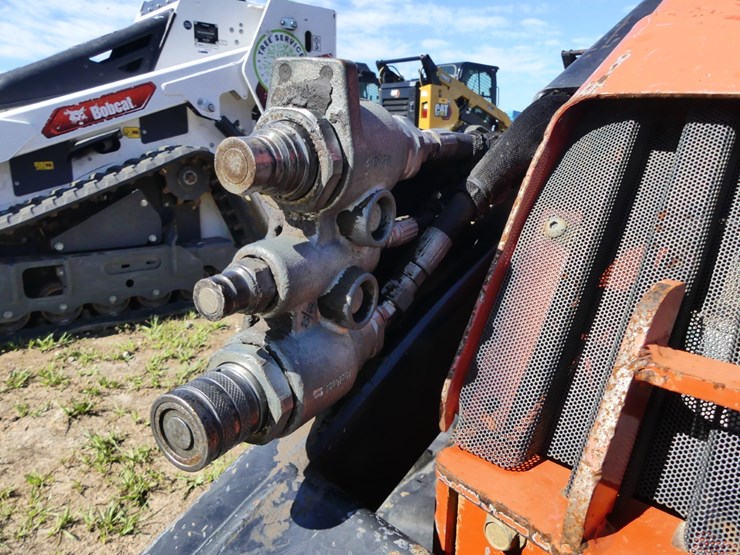 2021-ditch-witch-sk752-image-9