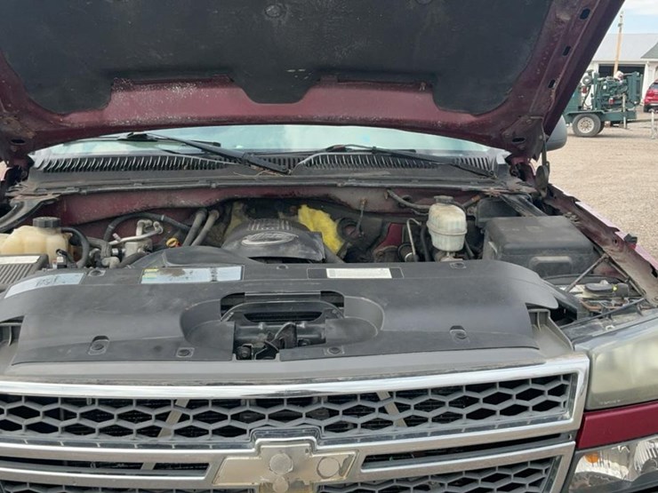 2005-chevrolet-silverado-2500hd-image-36