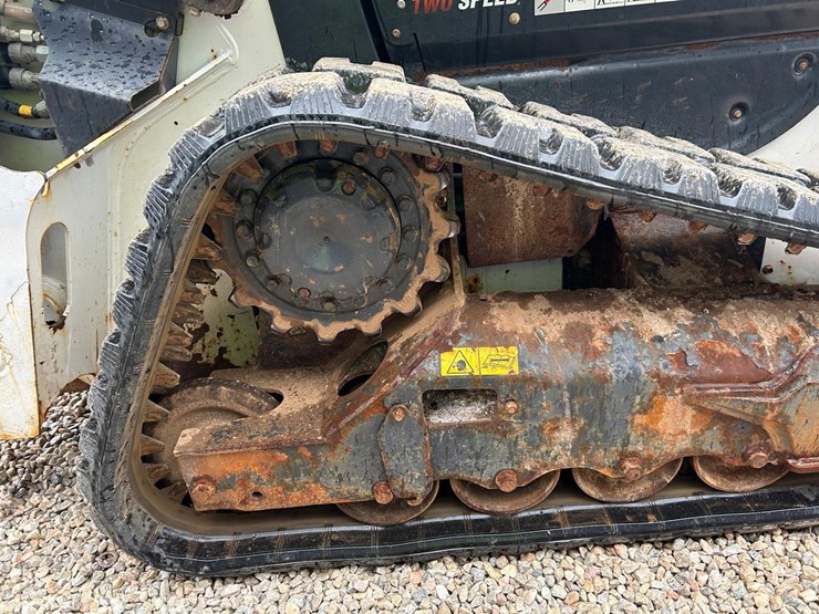 2020-bobcat-t64-image-13