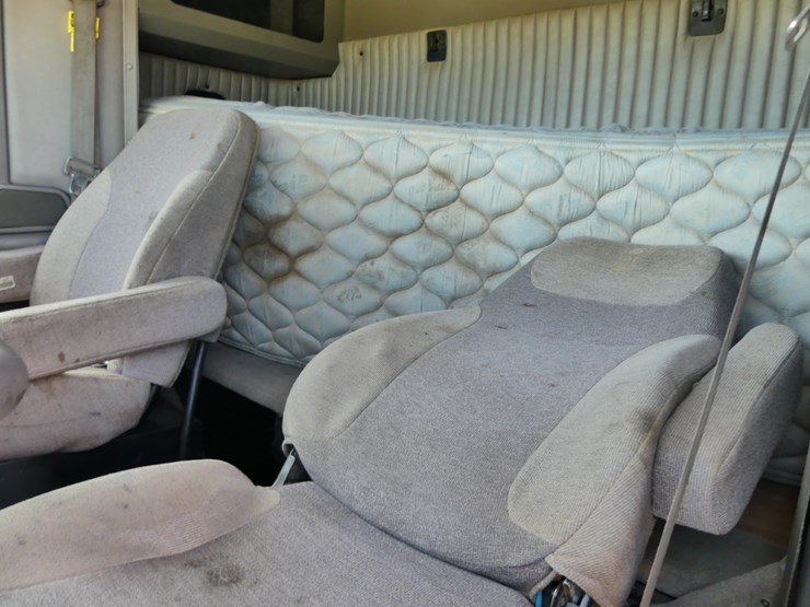 2012-kenworth-t800-image-9