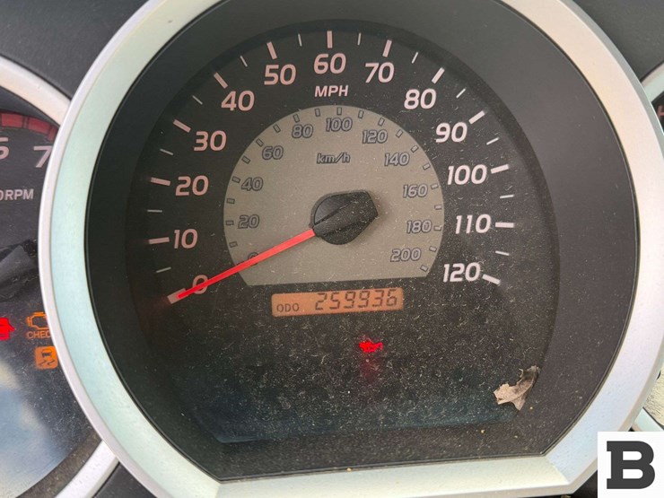 2010-toyota-tacoma-image-27