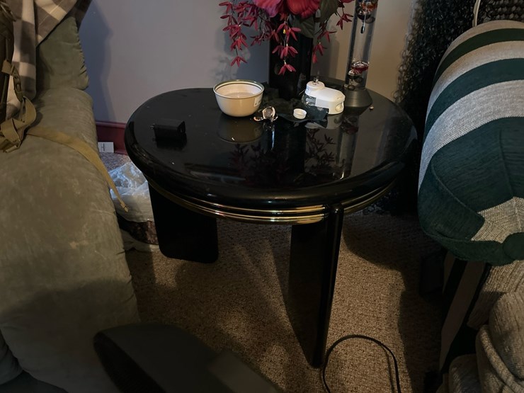 #89-•-coffee-table-and-end-table-image-4