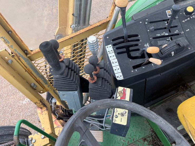john-deere-6215-image-32