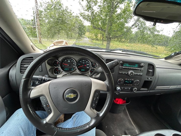 2013-chevrolet-silverado-1500-image-15